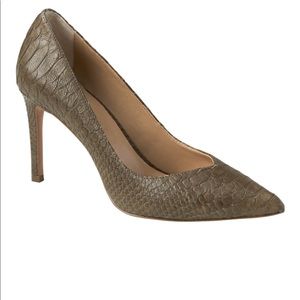 Banana Republic Madison Pump
